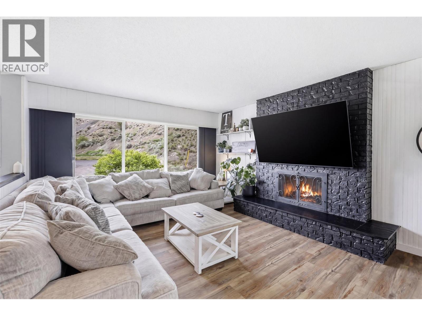 1272 Nugget Road, Cache Creek