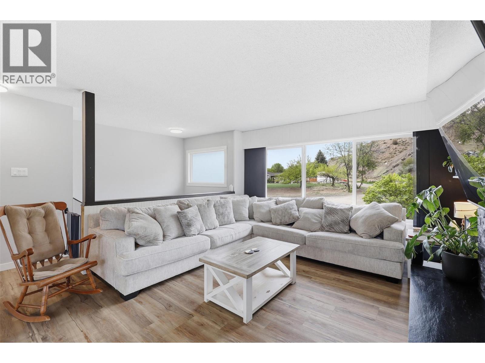 1272 Nugget Road, Cache Creek