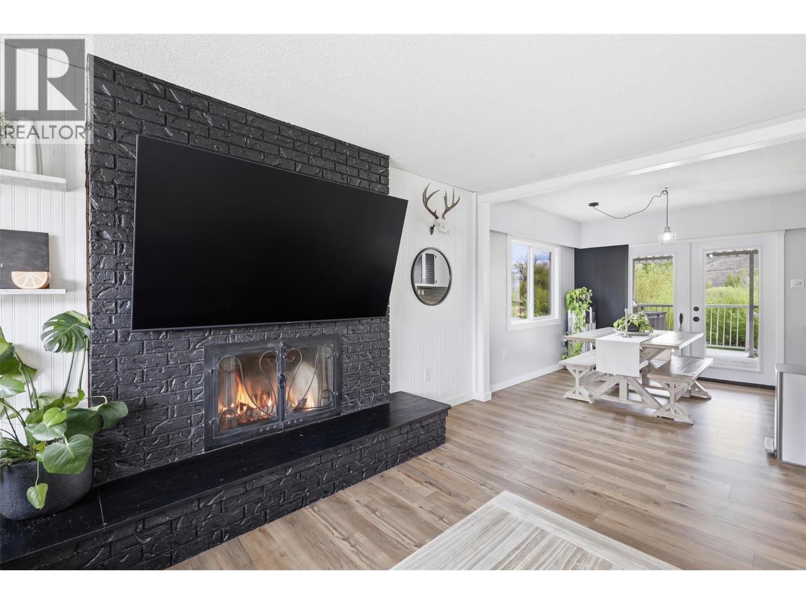 1272 Nugget Road, Cache Creek