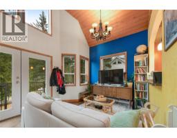 254 Mariners Way, Mayne Island, BC V0N2J2 Photo 10