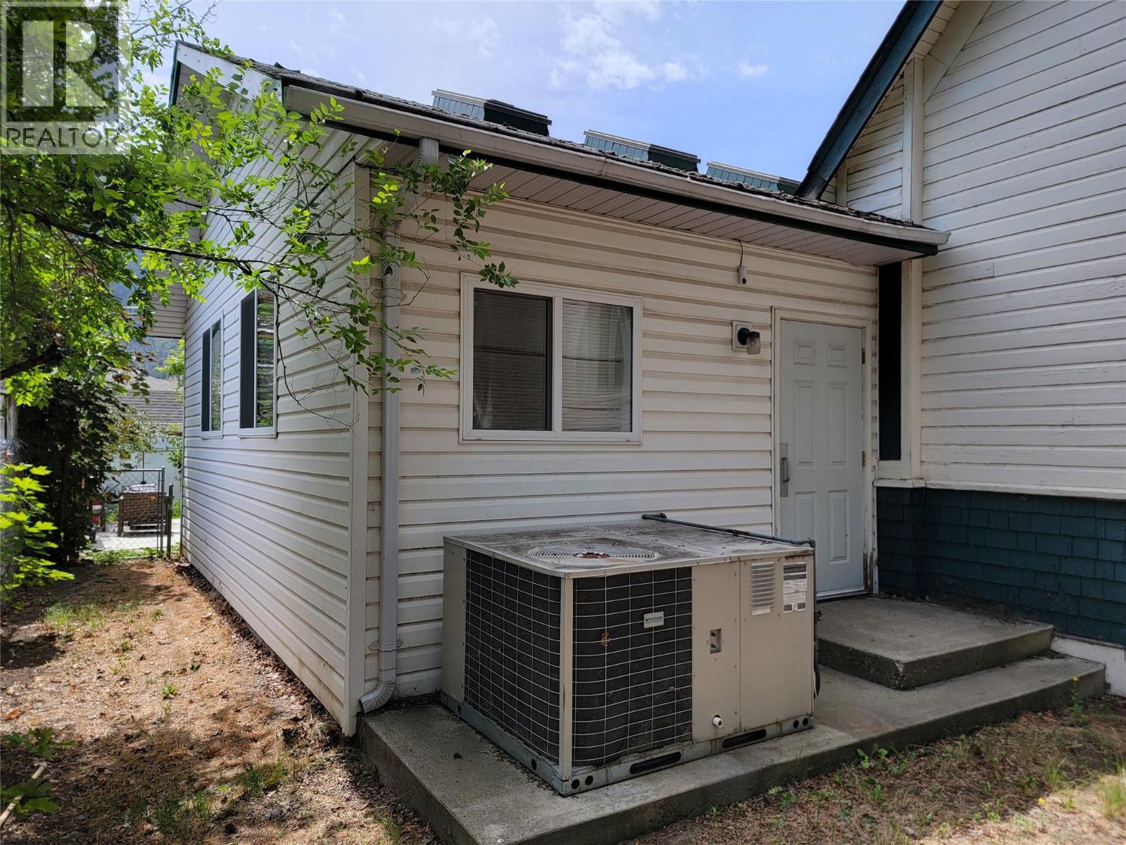 607A 5th Street, Keremeos