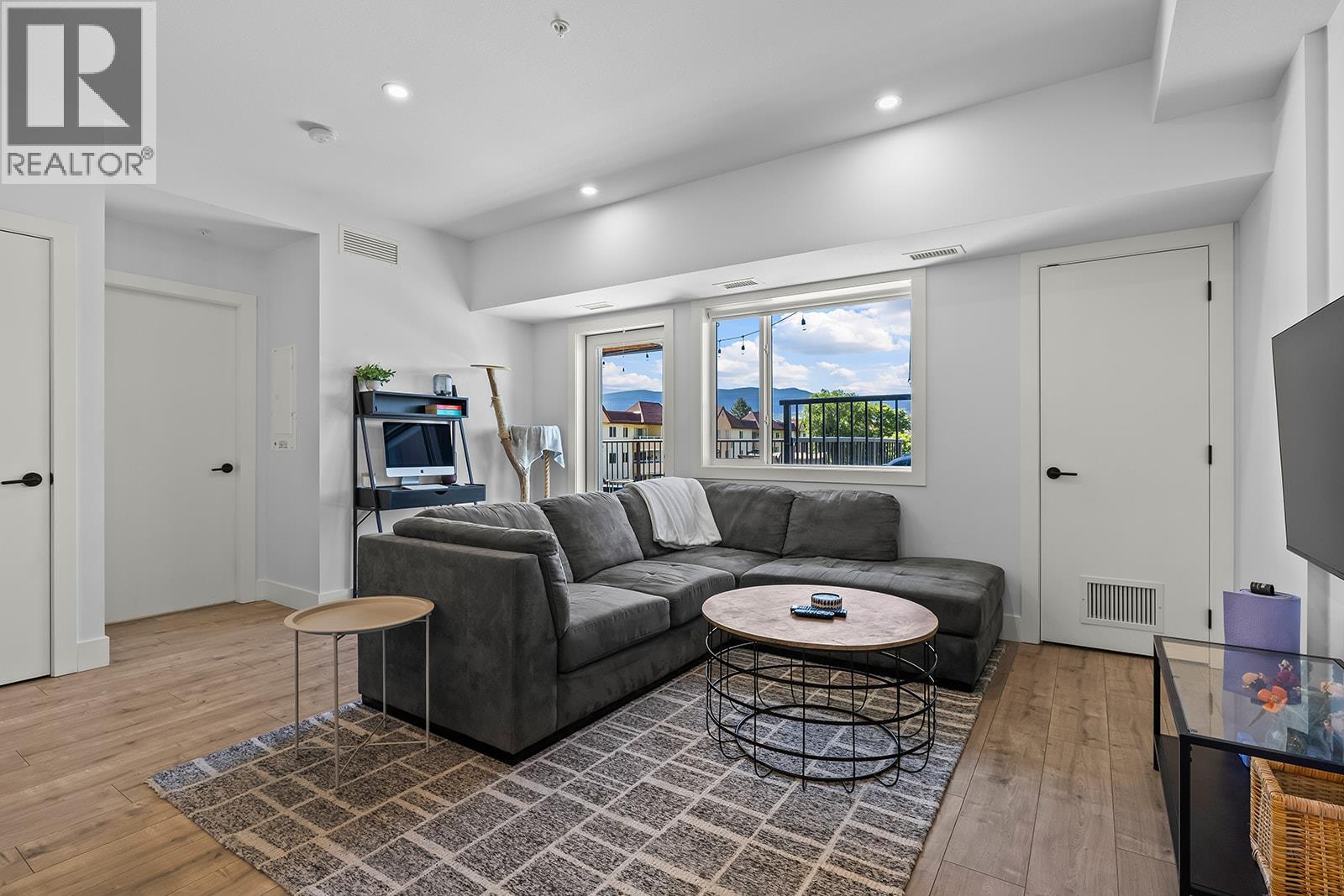 #306 1220 Pacific Avenue - 8