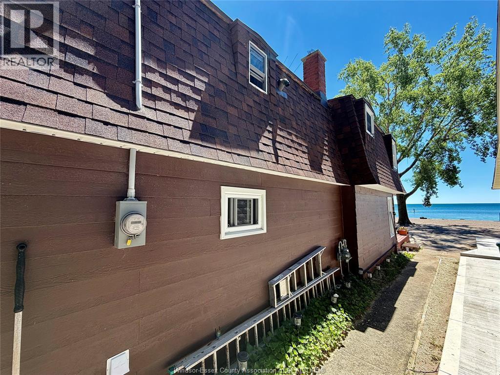 1041 HERITAGE ROAD - 44