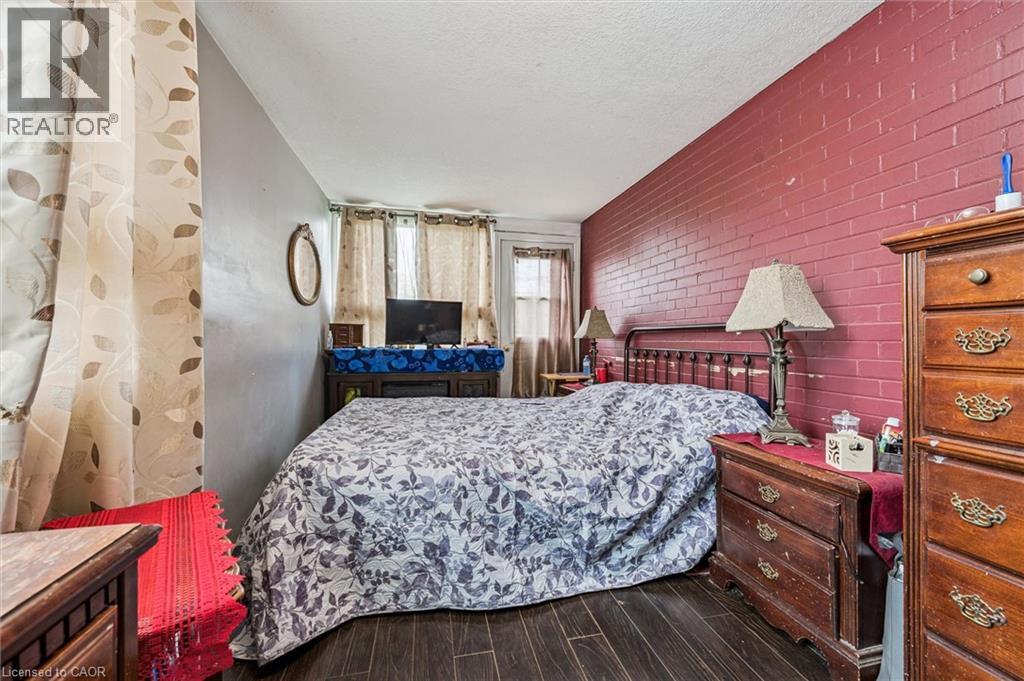 27 ROSEVIEW Avenue - 23