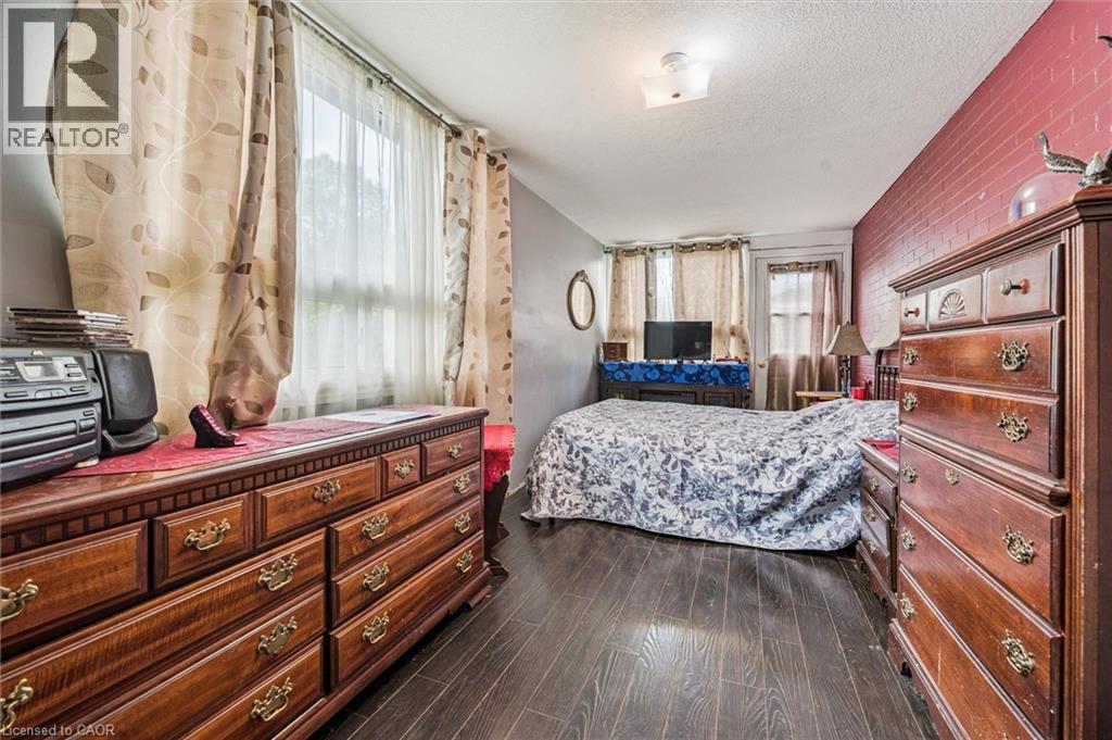 27 ROSEVIEW Avenue - 25