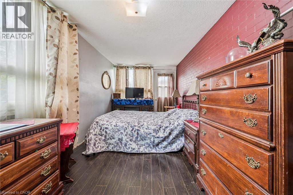27 ROSEVIEW Avenue - 24