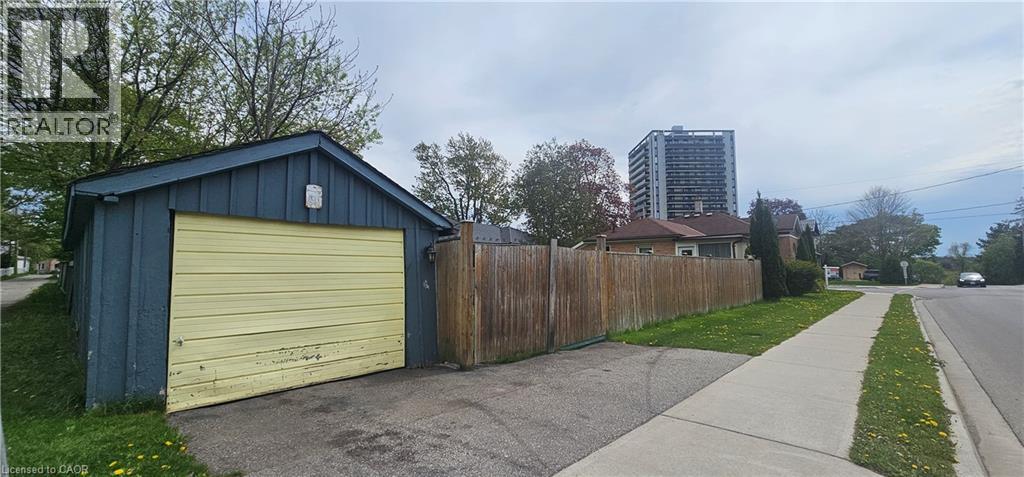 27 ROSEVIEW Avenue - 43