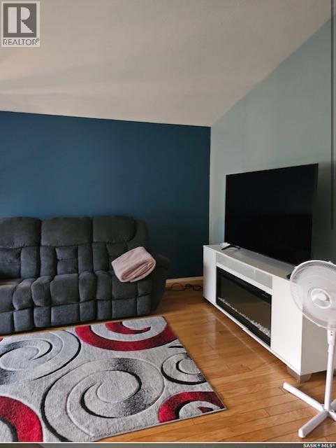 414 1st STREET E - 10