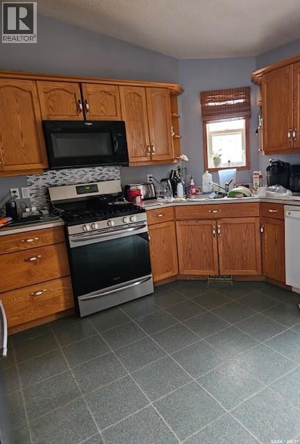 414 1st STREET E - 5
