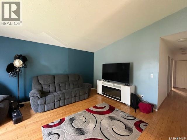 414 1st STREET E - 9