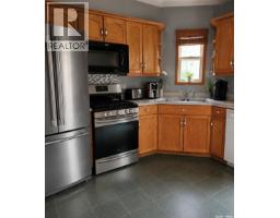 Family room - 414 1st Street E, Meadow Lake, SK S9X1E9 Photo 7