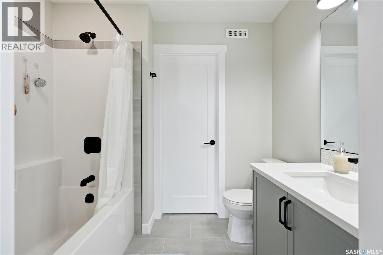 440 Myles Heidt MANOR — photo 26