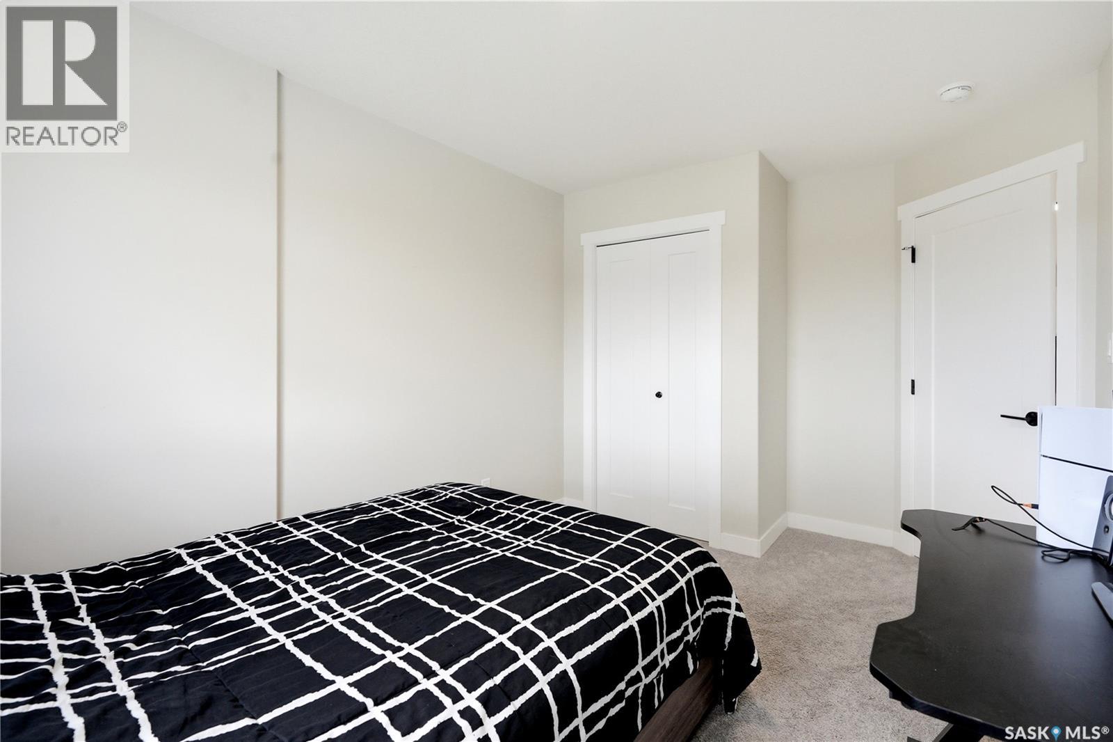 440 Myles Heidt MANOR — photo 32