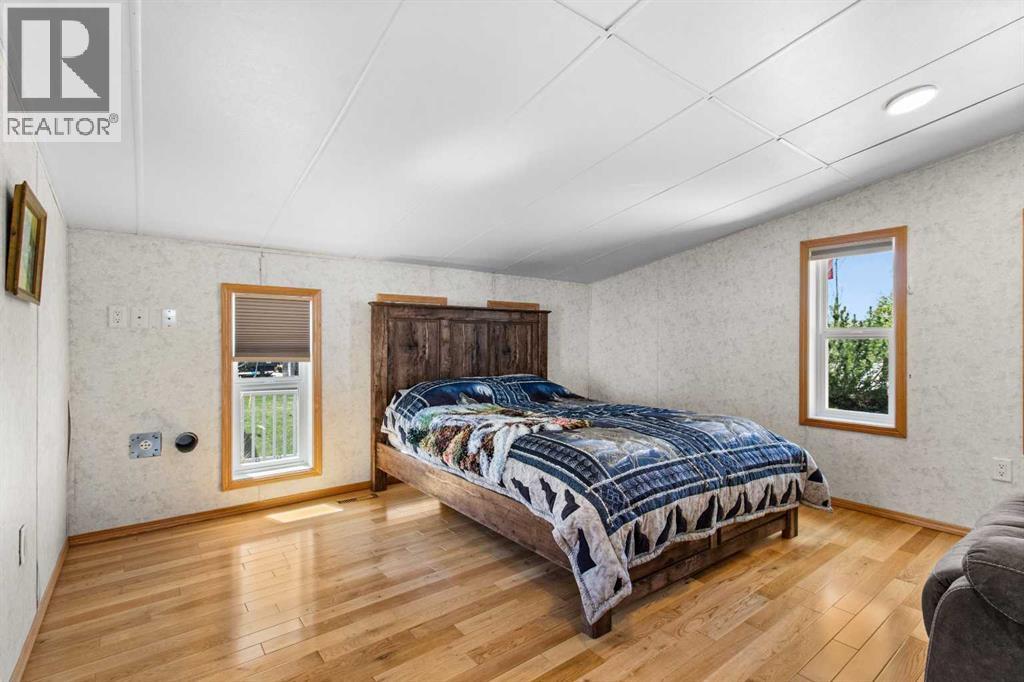 46A, 10046 township road 422 - 11