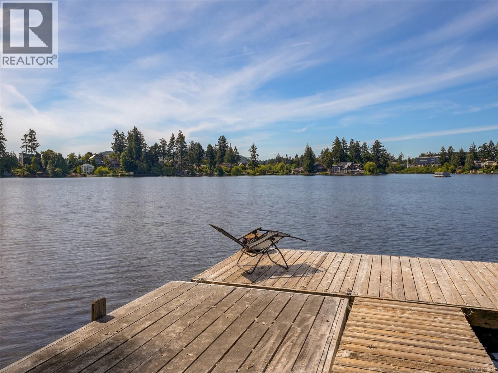 1167 Goldstream Ave - 22