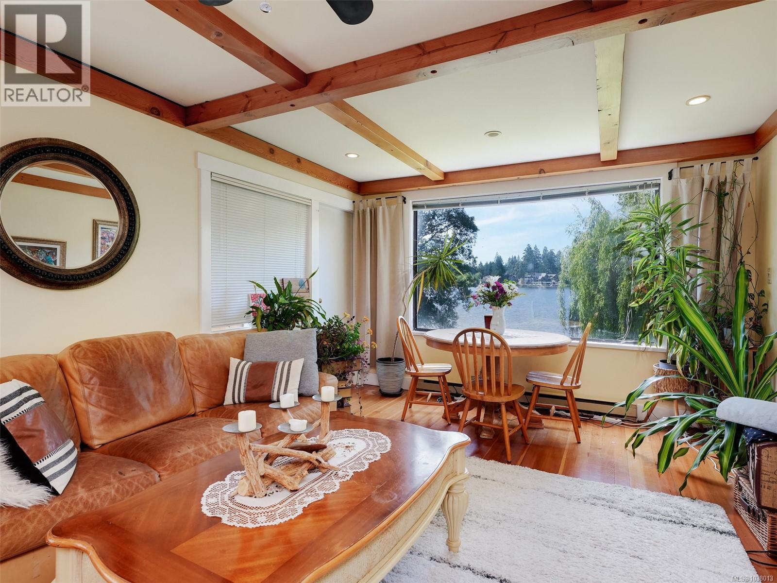 1167 Goldstream Ave - 8