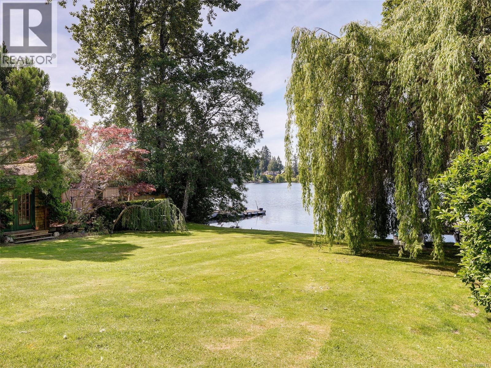 1167 Goldstream Ave - 4
