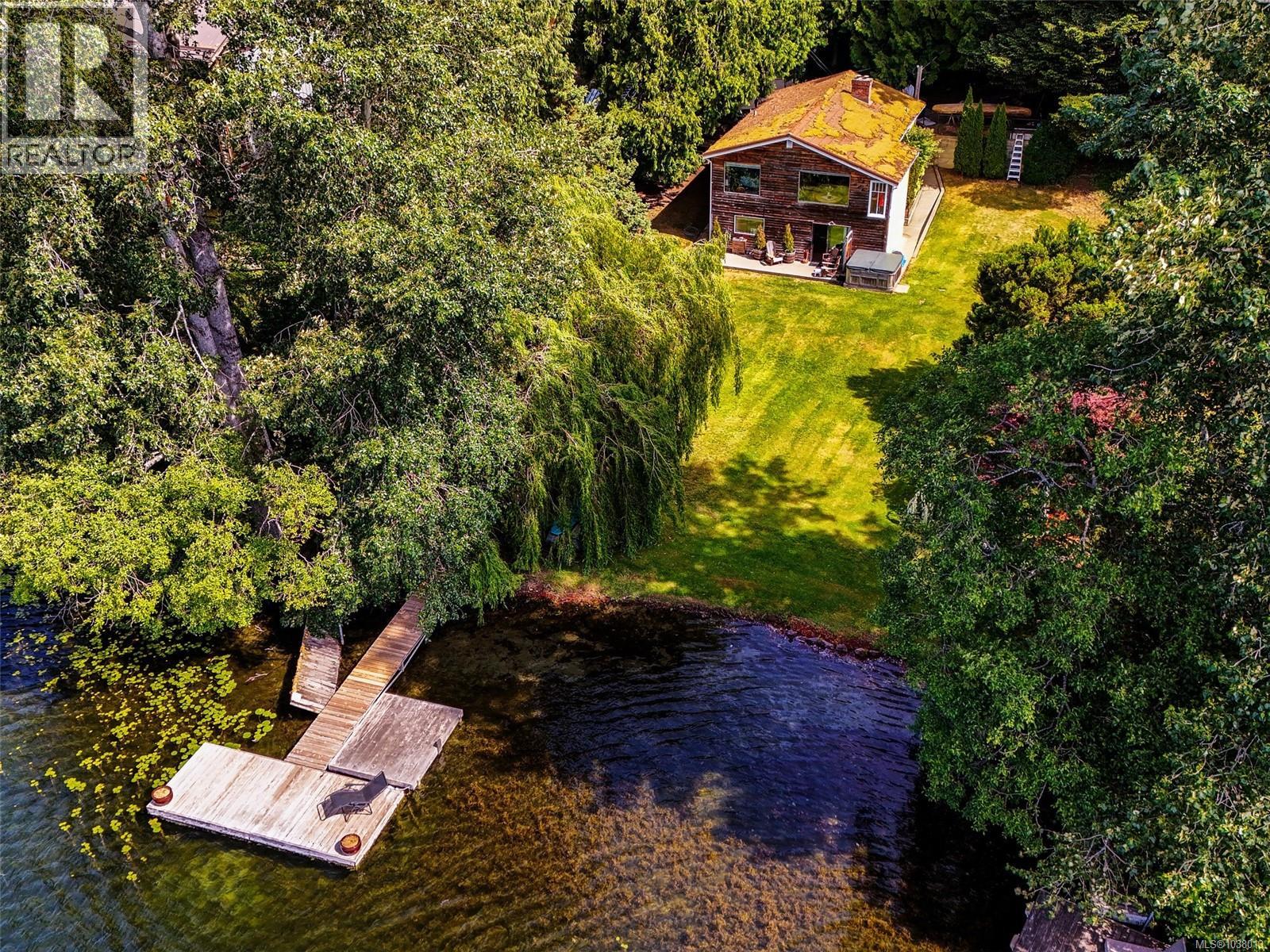 1167 Goldstream Ave - 1