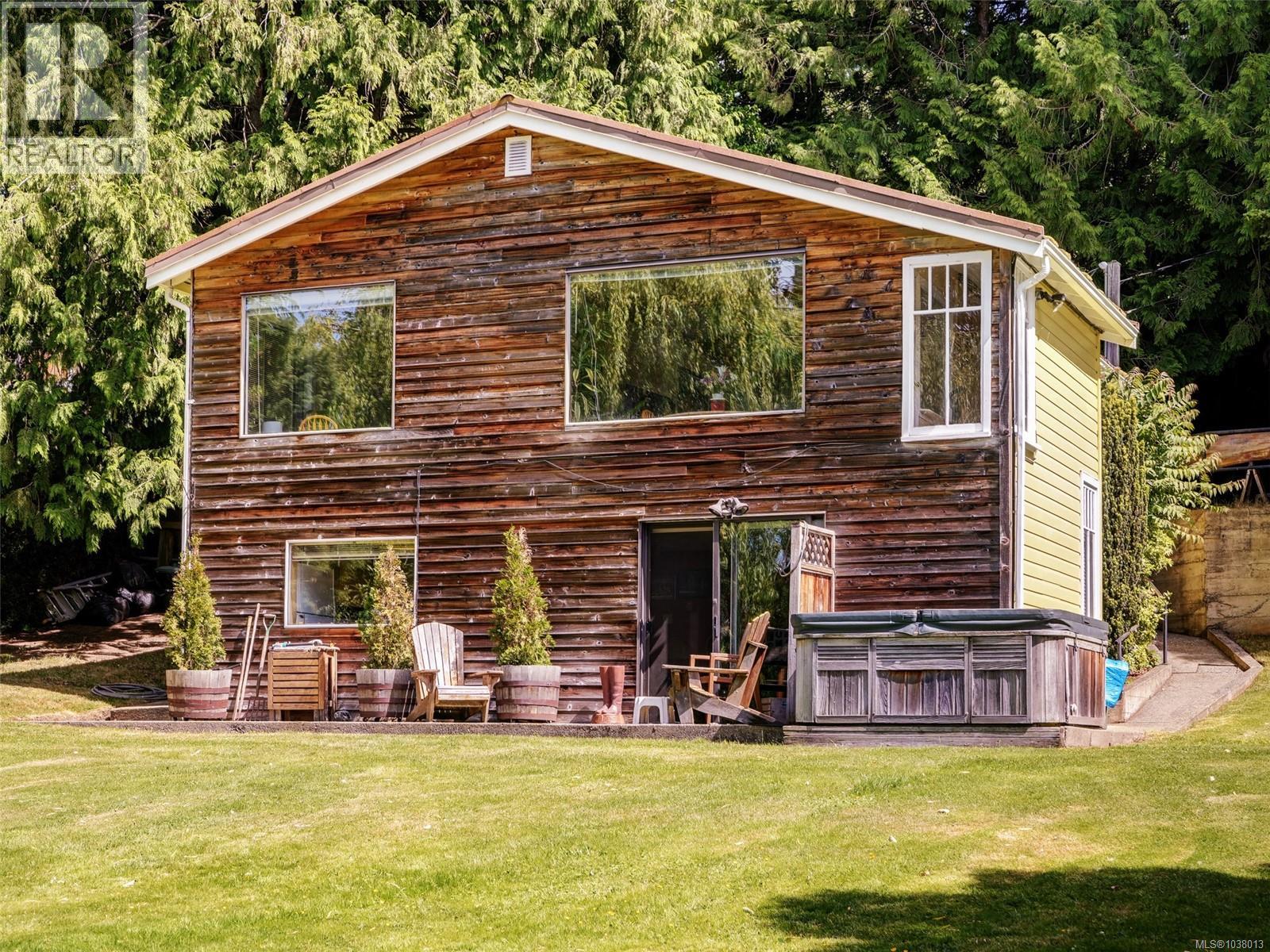 1167 Goldstream Ave - 6