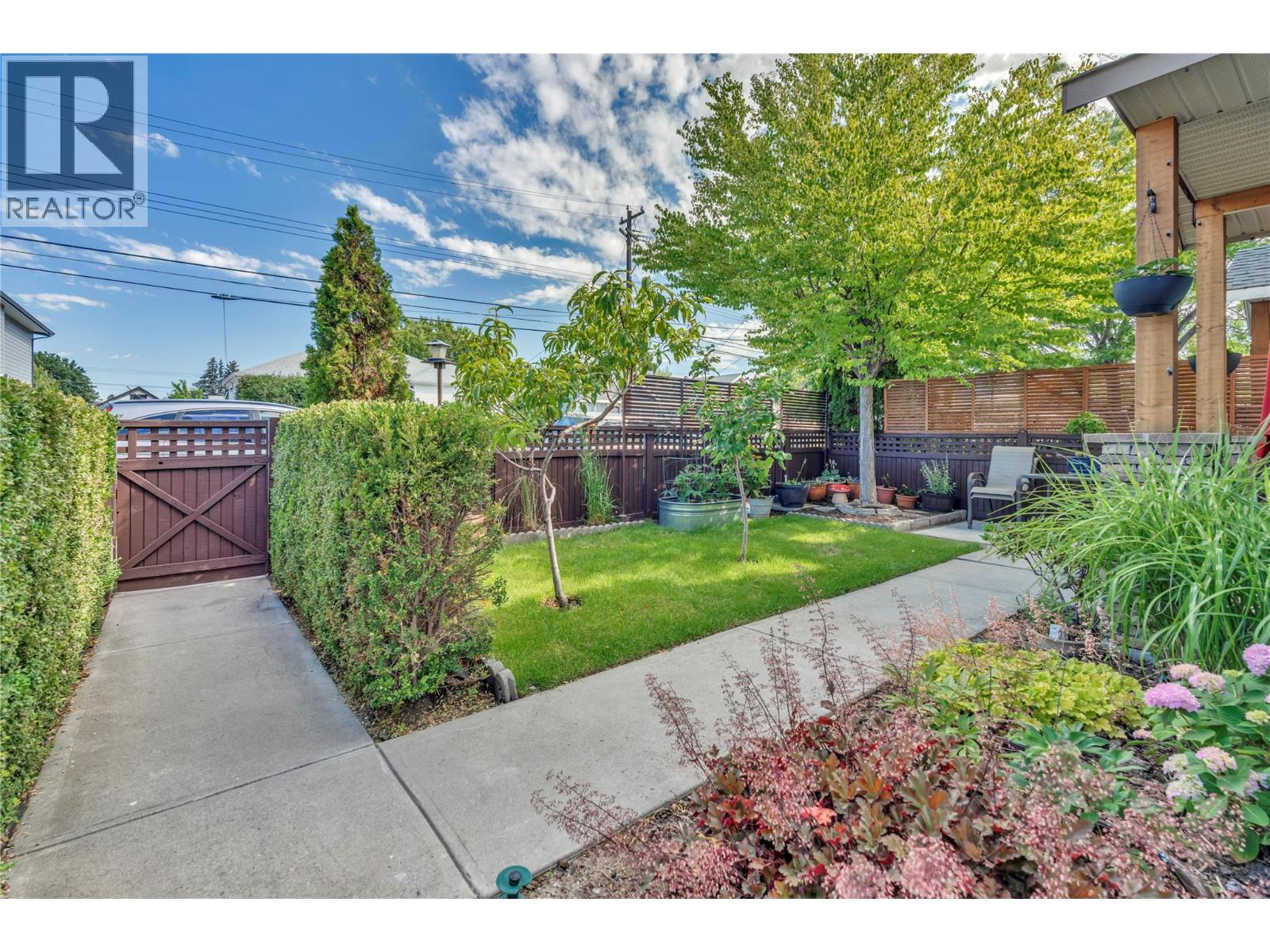 #101 512 Westminster Avenue W - 3