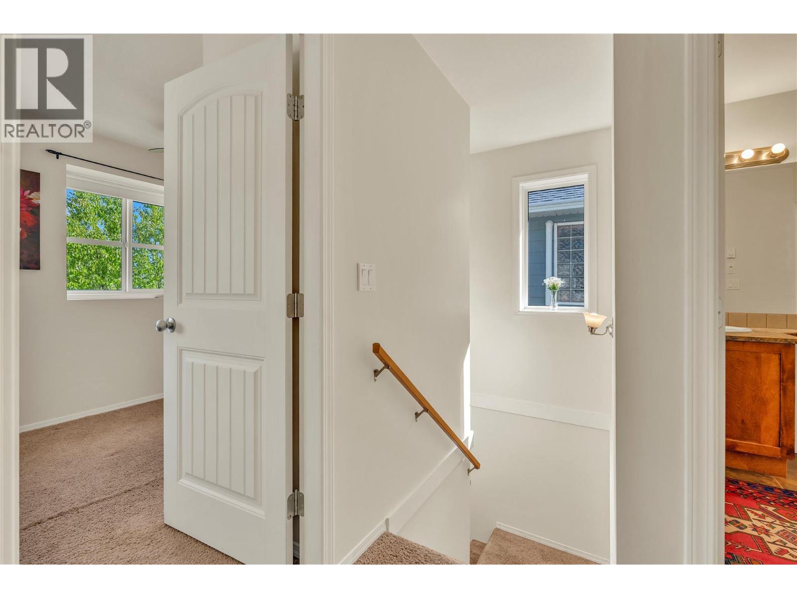 #101 512 Westminster Avenue W - 11