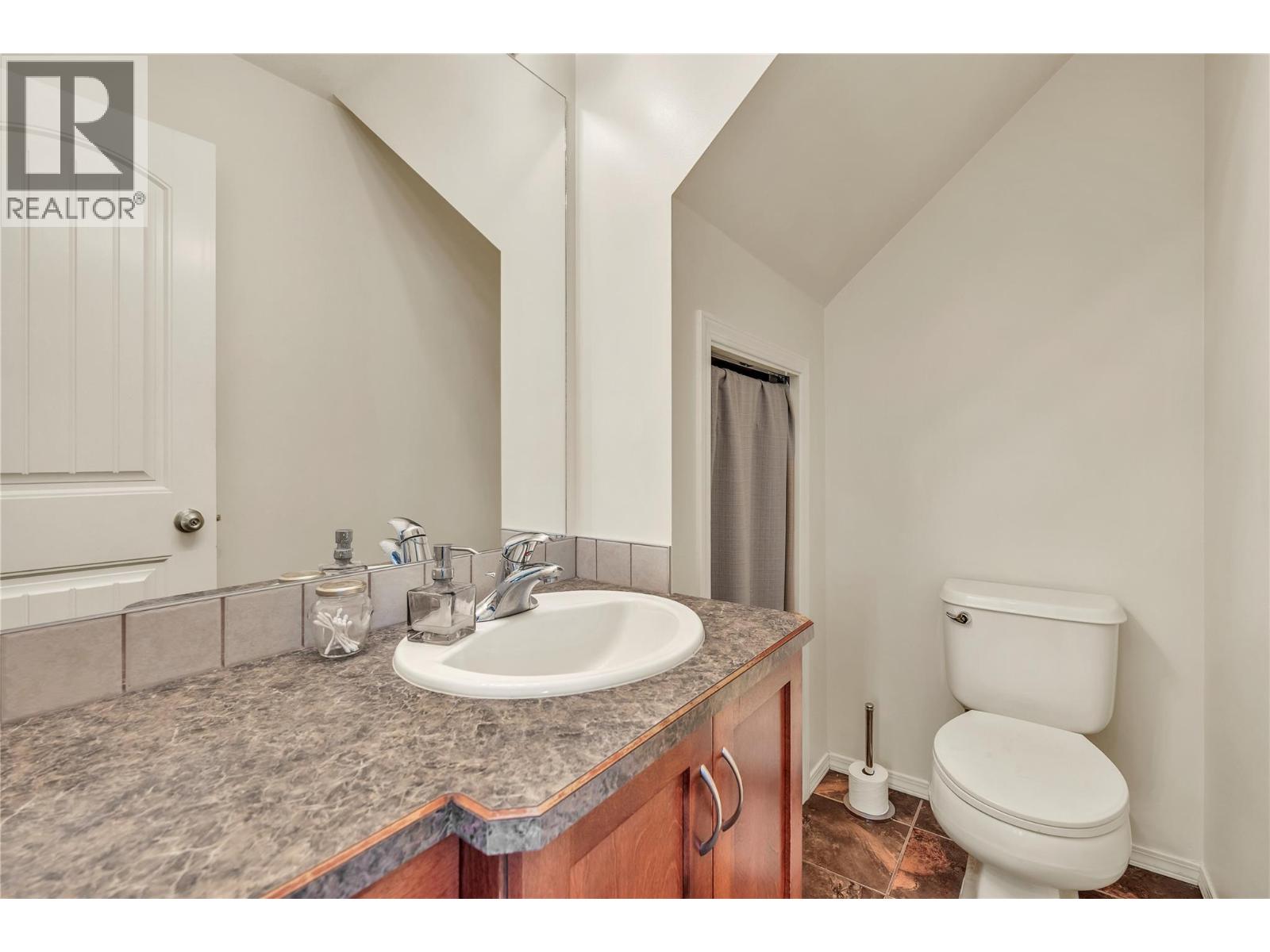 #101 512 Westminster Avenue W - 10