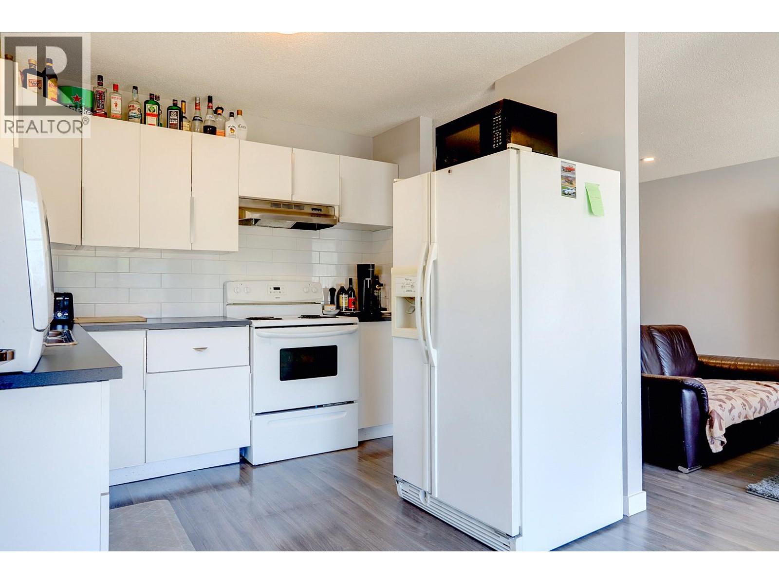 4109 24 Avenue - 11