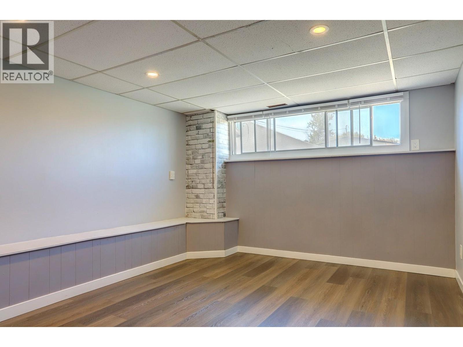 4109 24 Avenue - 32