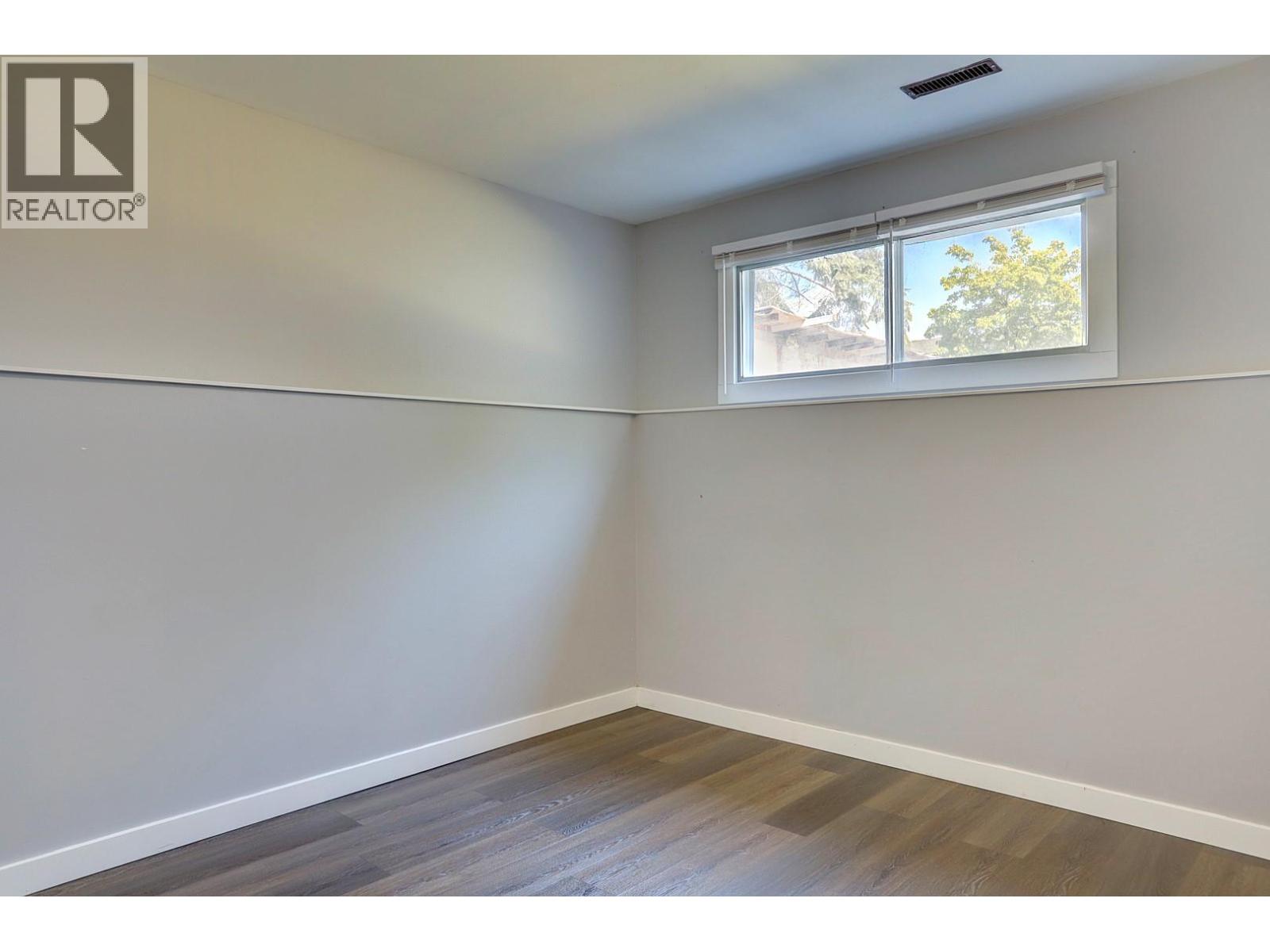 4109 24 Avenue - 41