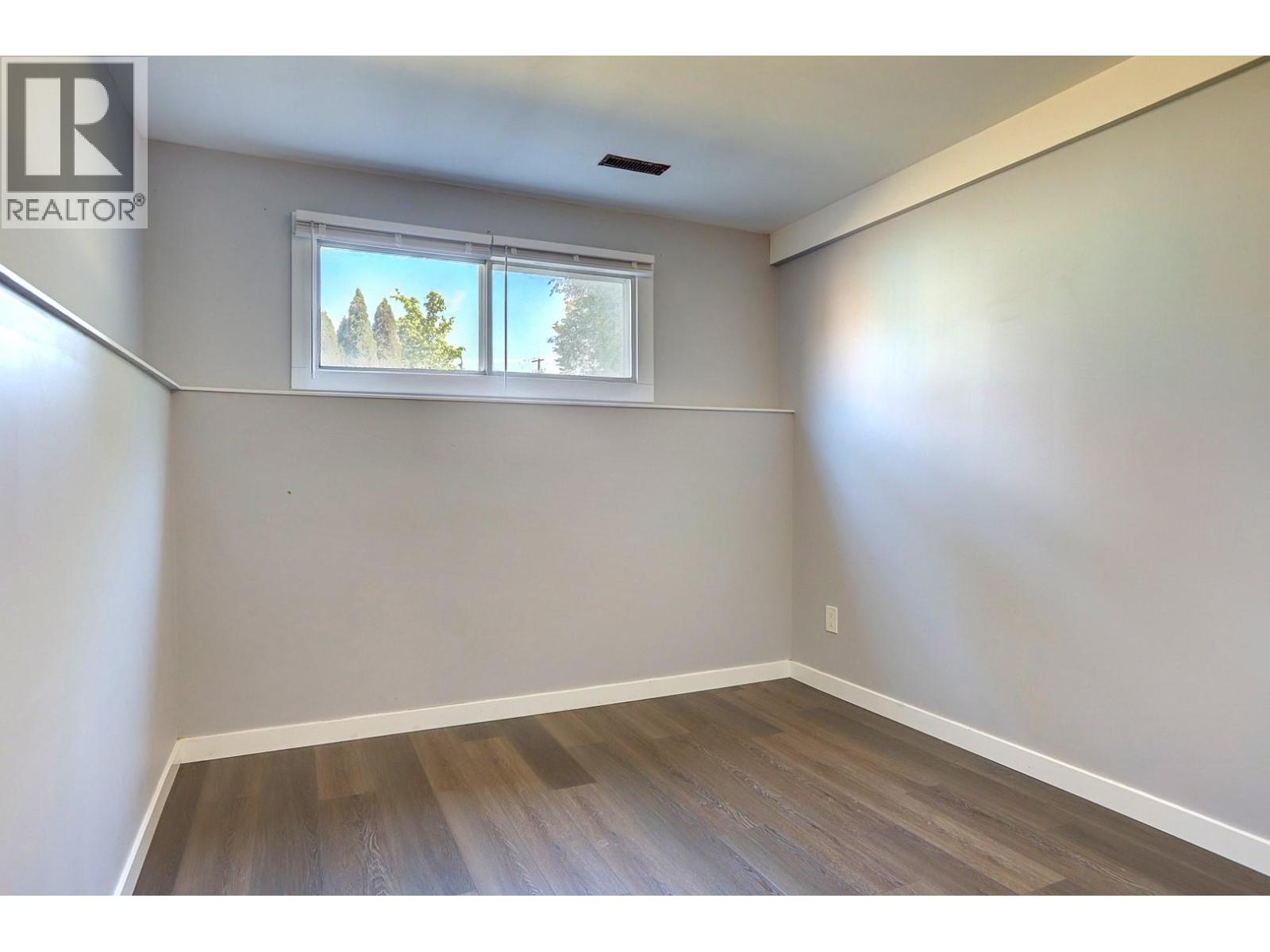 4109 24 Avenue - 42