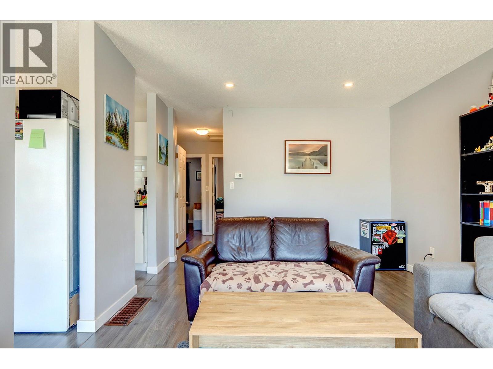 4109 24 Avenue - 7