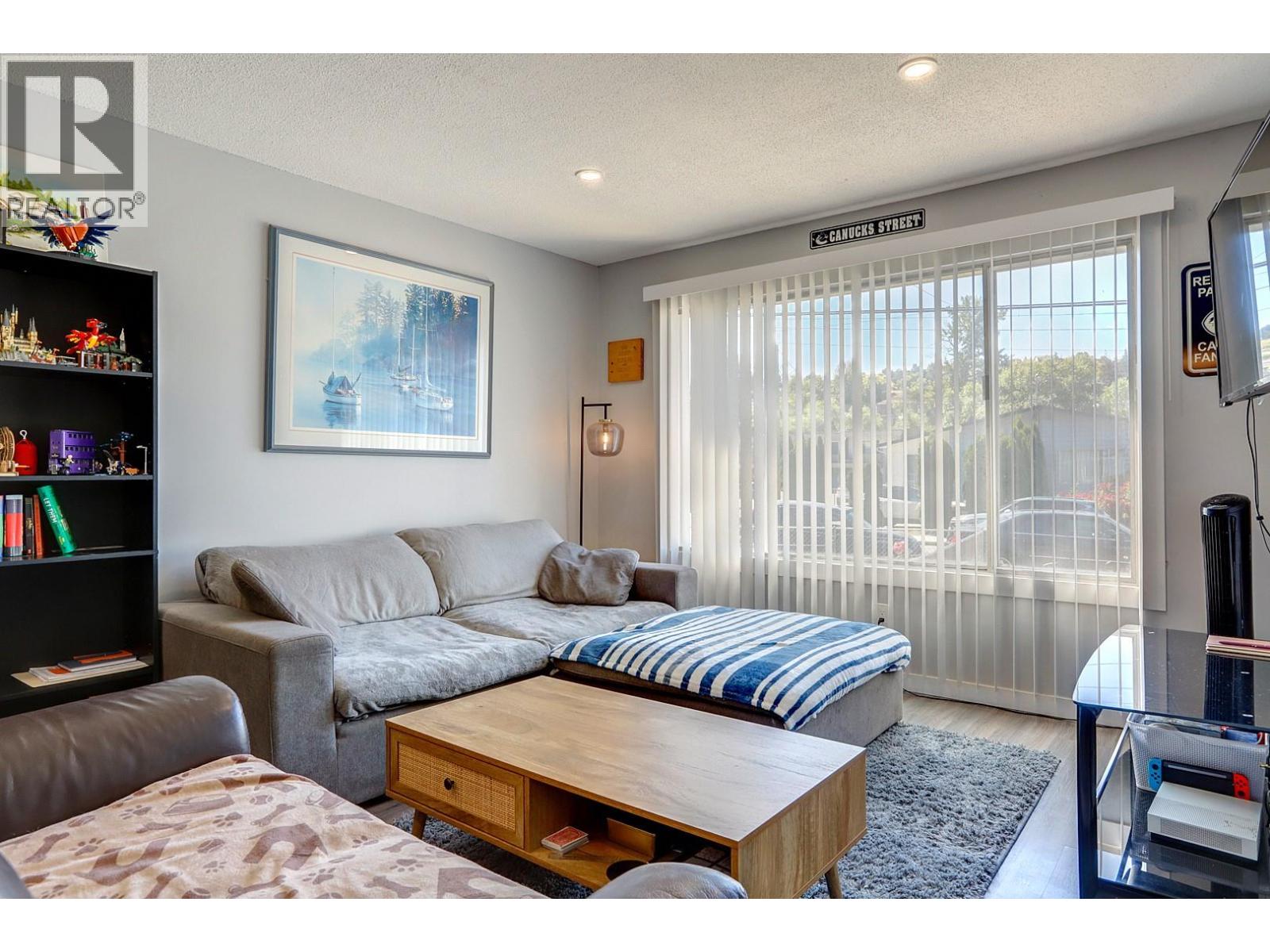 4109 24 Avenue - 8