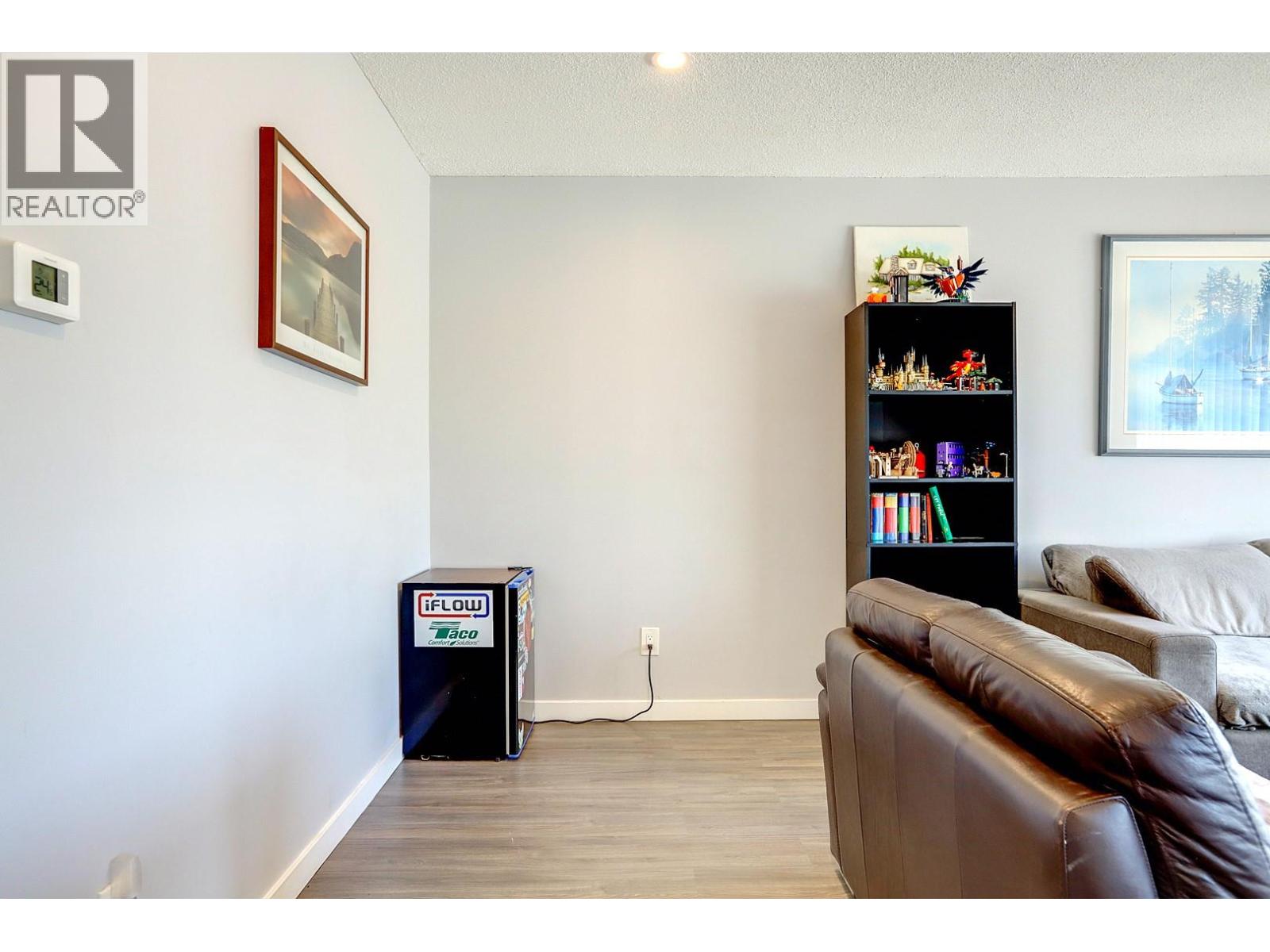 4109 24 Avenue - 9