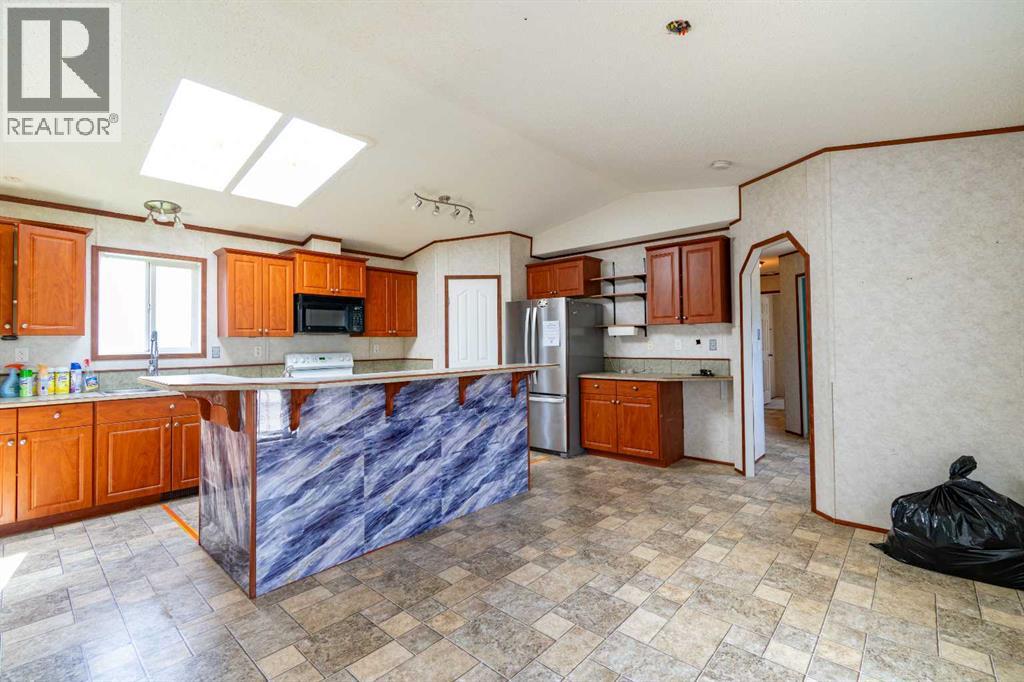 6013 54 Ave Close - 15