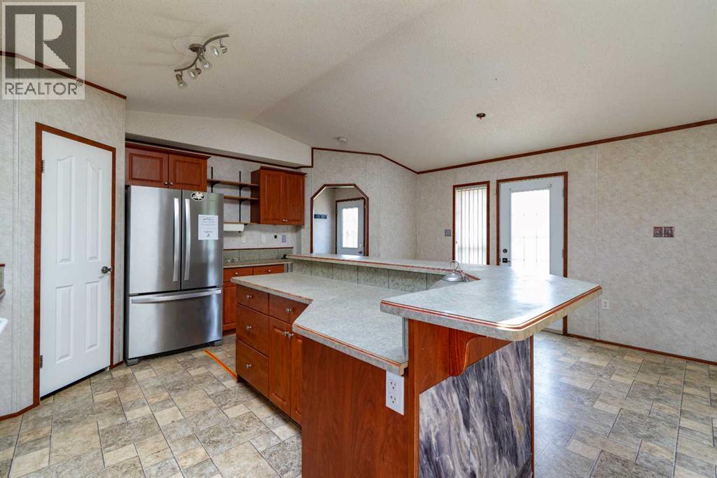 6013 54 Ave Close - 17
