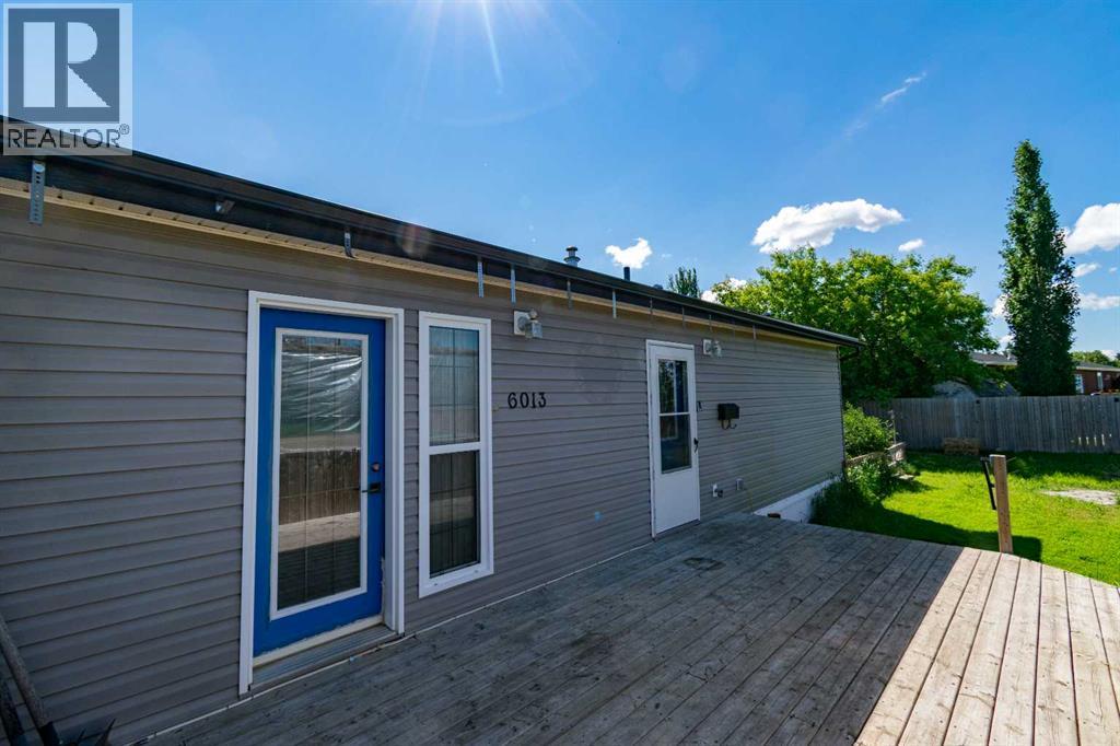 6013 54 Ave Close - 11