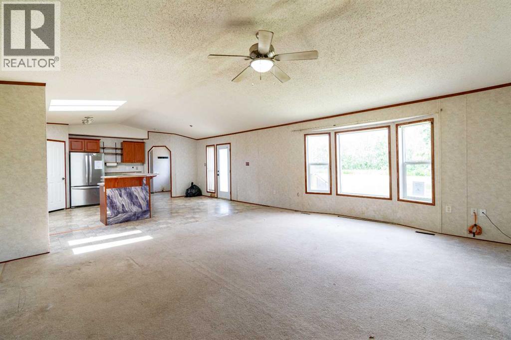 6013 54 Ave Close - 21