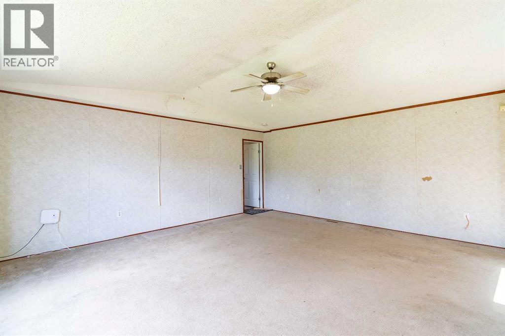 6013 54 Ave Close - 23