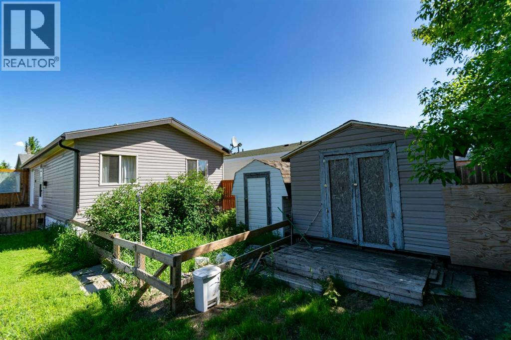 6013 54 Ave Close - 40