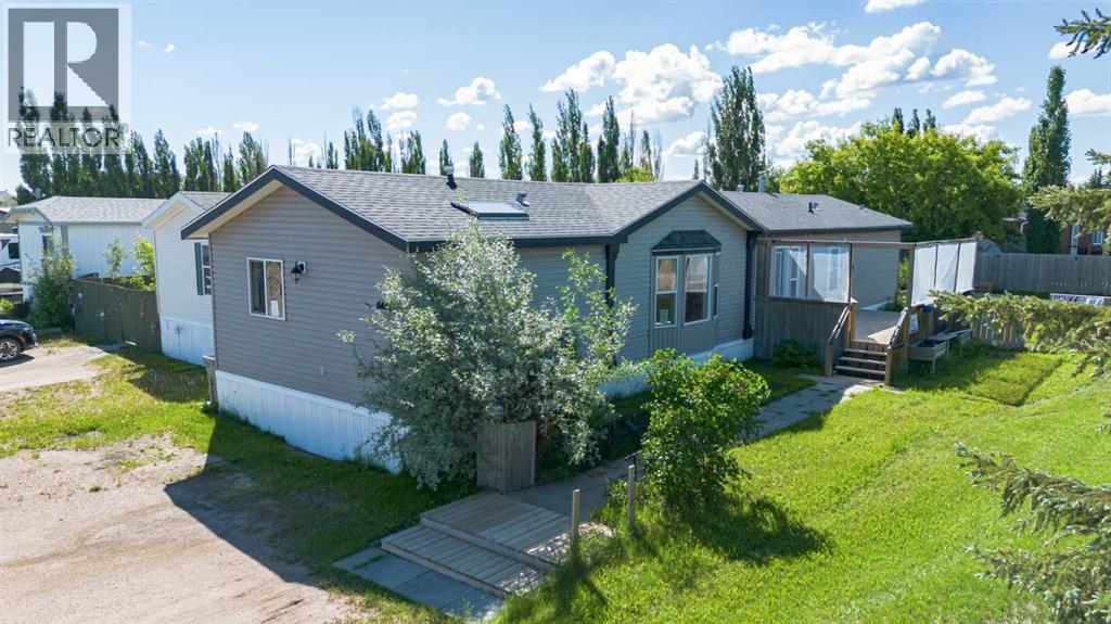 6013 54 Ave Close - 1