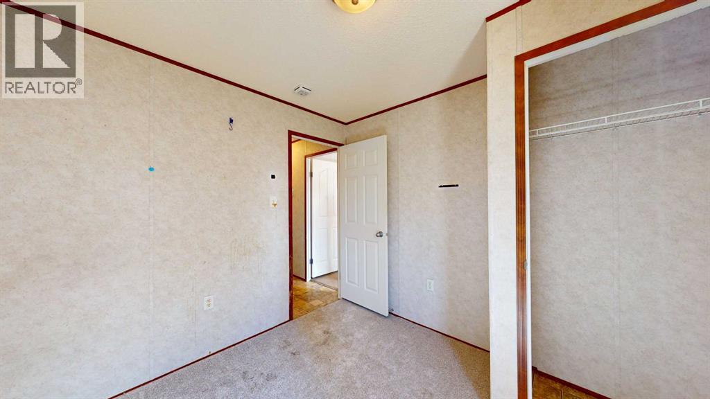 6013 54 Ave Close - 35