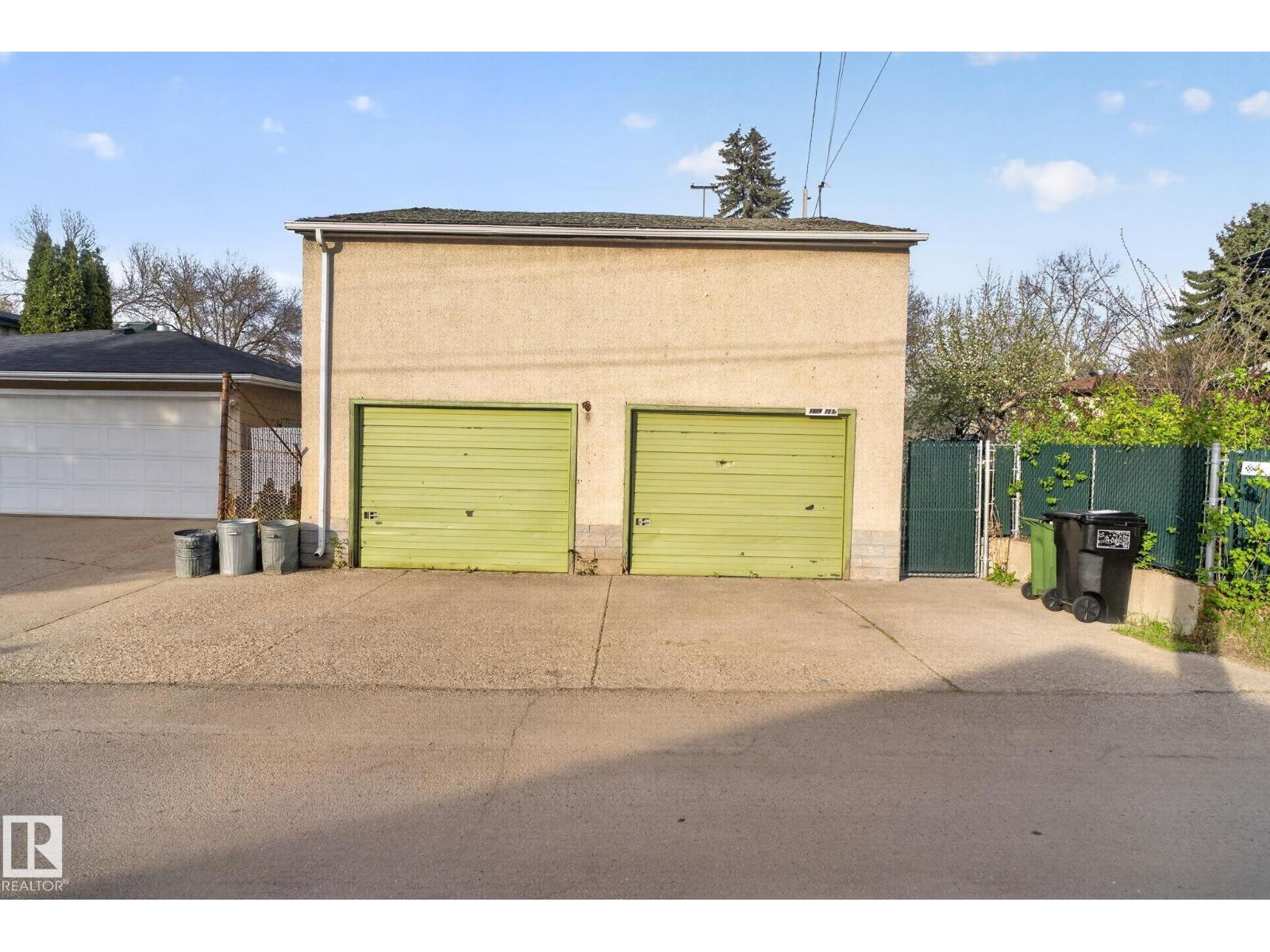 11614 70 ST NW - 4