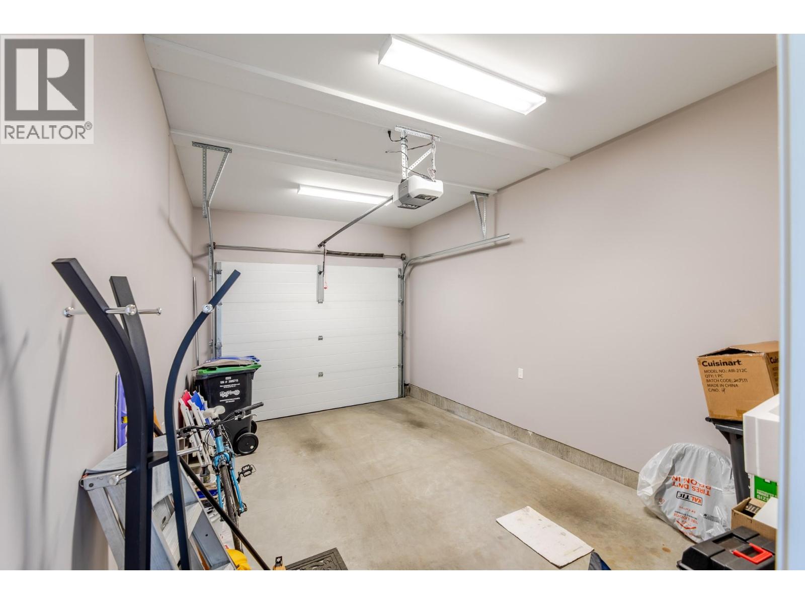 #101 711 CREEKSIDE Road - 21