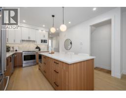 1 6176 Elgin Avenue, Burnaby, BC V5H3S4 Photo 12