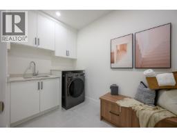 1 6176 Elgin Avenue, Burnaby, BC V5H3S4 Photo 17