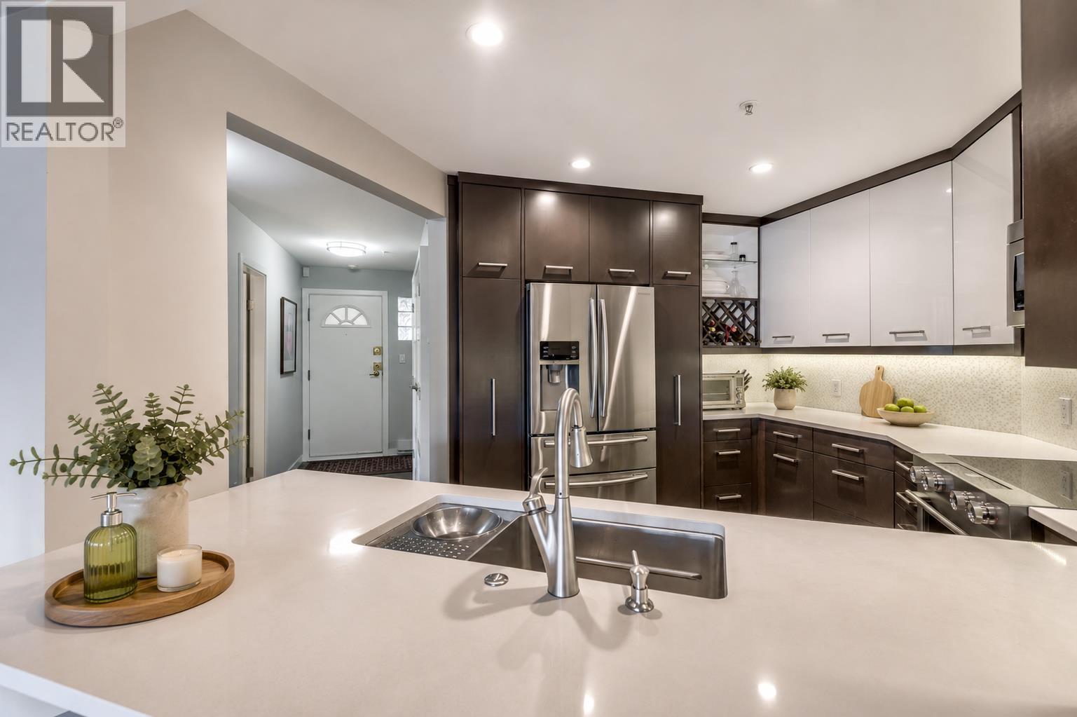 310 1236 W 8TH AVENUE, Vancouver