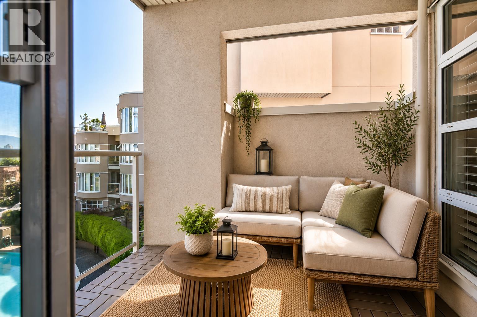 310 1236 W 8TH AVENUE, Vancouver