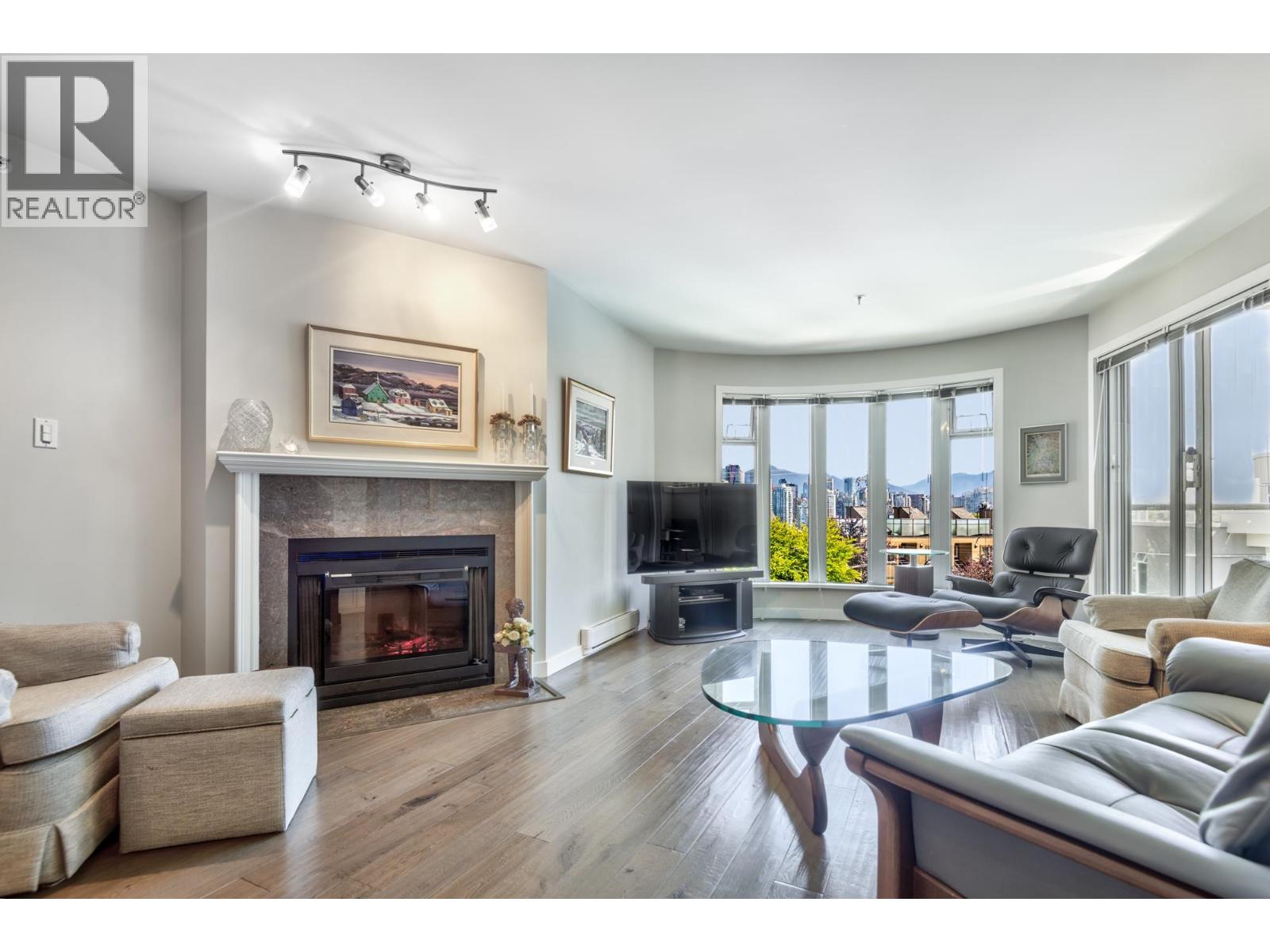 310 1236 W 8TH AVENUE, Vancouver