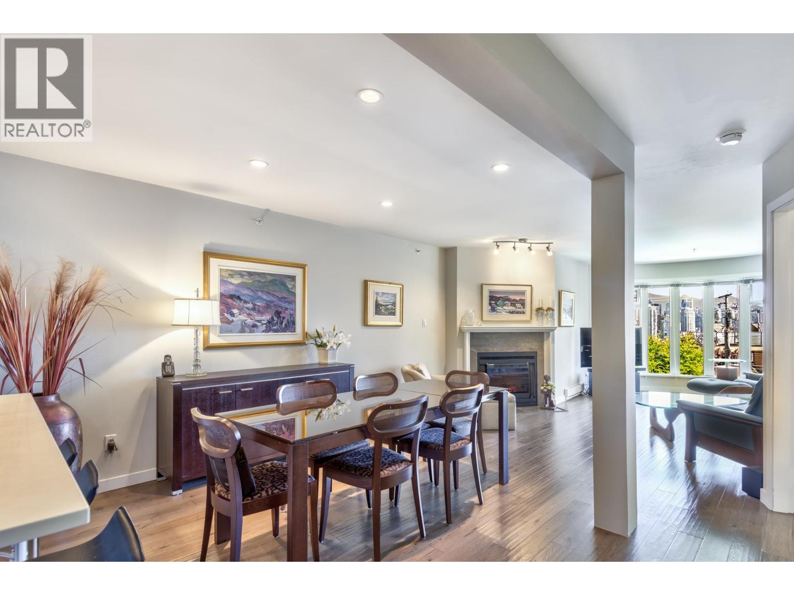 310 1236 W 8TH AVENUE, Vancouver