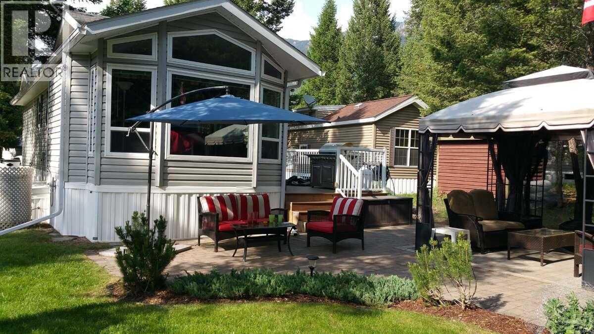 4889 LYNX Crescent - 1